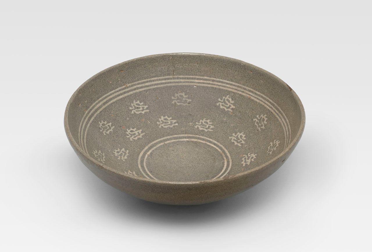 Bowl with Clouds Design
Korean (14th century) 
14th Century
1925.3.43